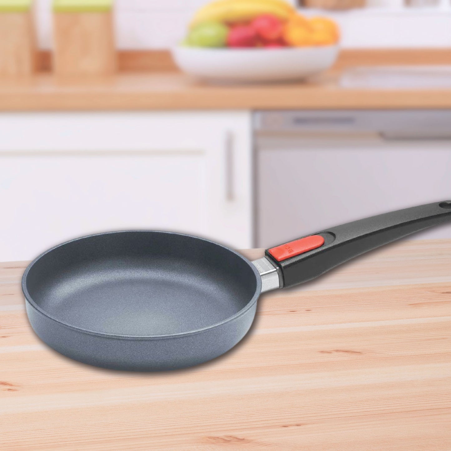 WOLL Diamond Lite Detach Handle Induction Twin Pack Frypan 24 & 28 bonus  Silicone Protector WAS $679.95 NOW $269.95 - Epicure Homewares
